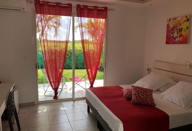 اتاق لوکس, Hôtel La Christophine