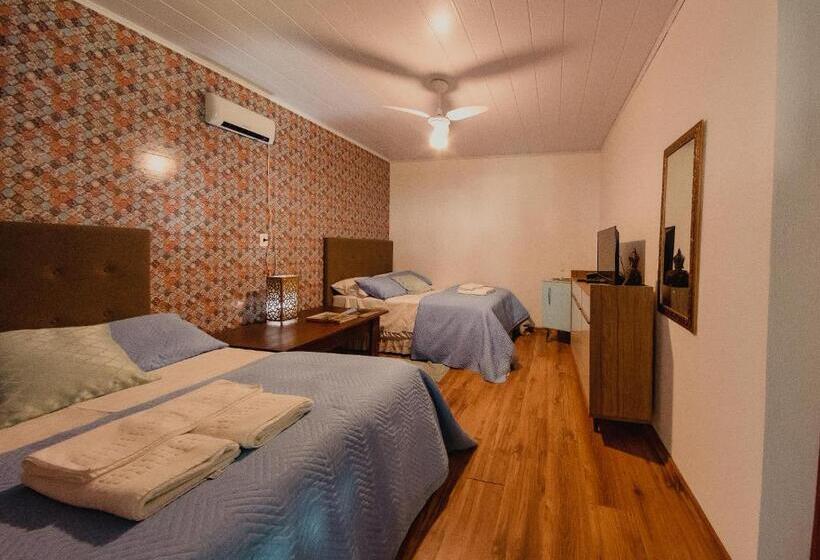 سوییت خانوادگی, Pousada Jardim Do Buda   Café E Piscina