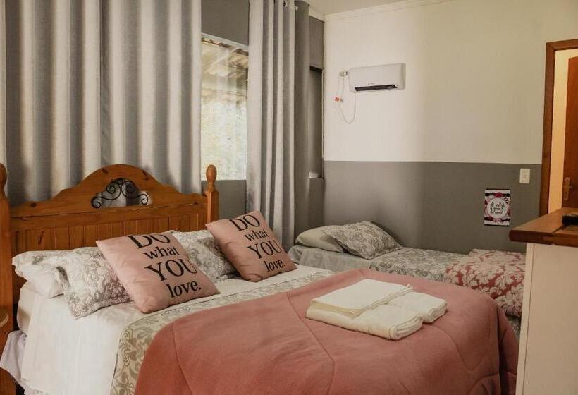 اتاق کلاسیک چهارنفره, Pousada Jardim Do Buda   Café E Piscina