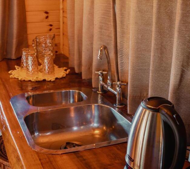 خانه 1 خوابه, Pousada Jardim Do Buda   Café E Piscina