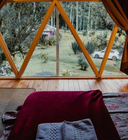 کلبه ییلاقی, Pousada Jardim Do Buda   Café E Piscina