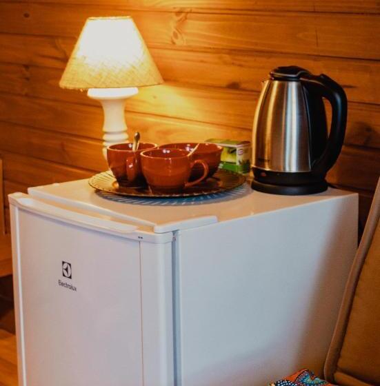 کلبه ییلاقی, Pousada Jardim Do Buda   Café E Piscina