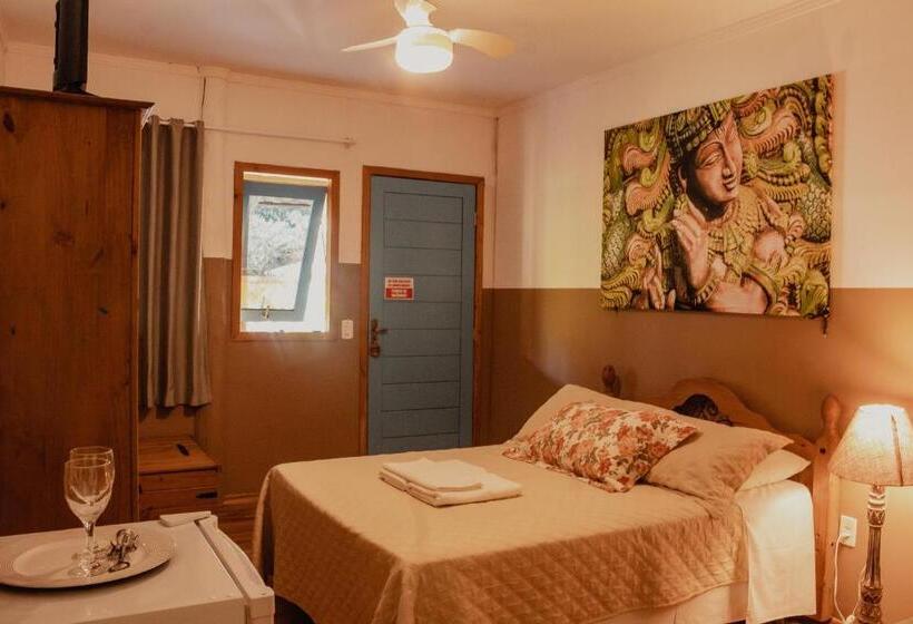 اتاق کلاسیک چهارنفره, Pousada Jardim Do Buda   Café E Piscina