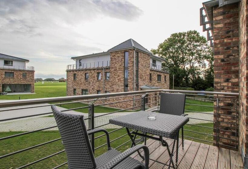 带1个卧室的带阳台的公寓, Appartements An Der Golfanlage