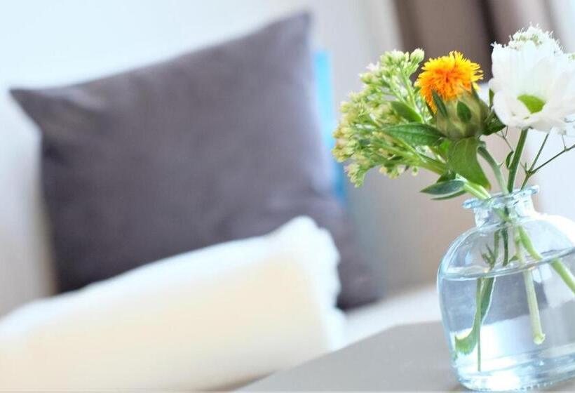 带1个卧室的带阳台的公寓, Appartements An Der Golfanlage