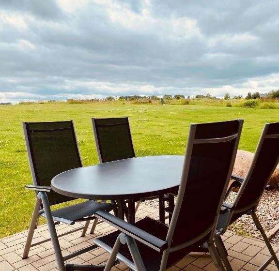 带2个卧室的公寓, Appartements An Der Golfanlage