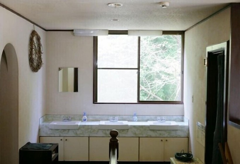 스탠다드 룸, Foxtrot Hakuba