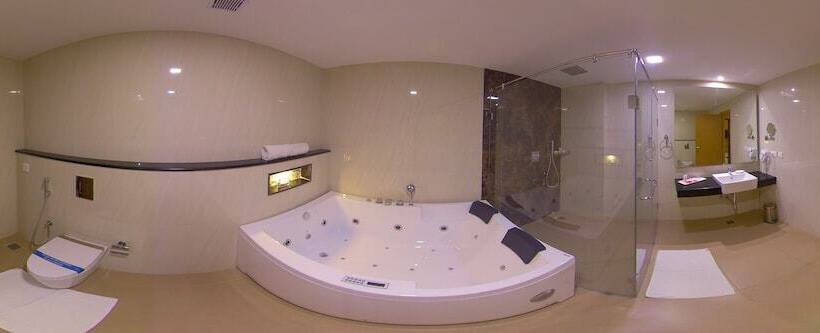 جناح إدارى, Blossoms