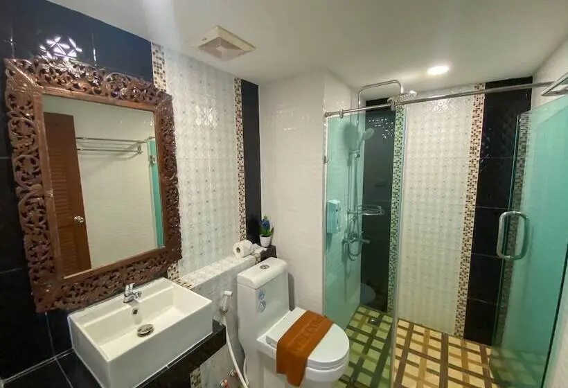 اتاق لوکس, East Inn 15 Rayong   Sha Certified