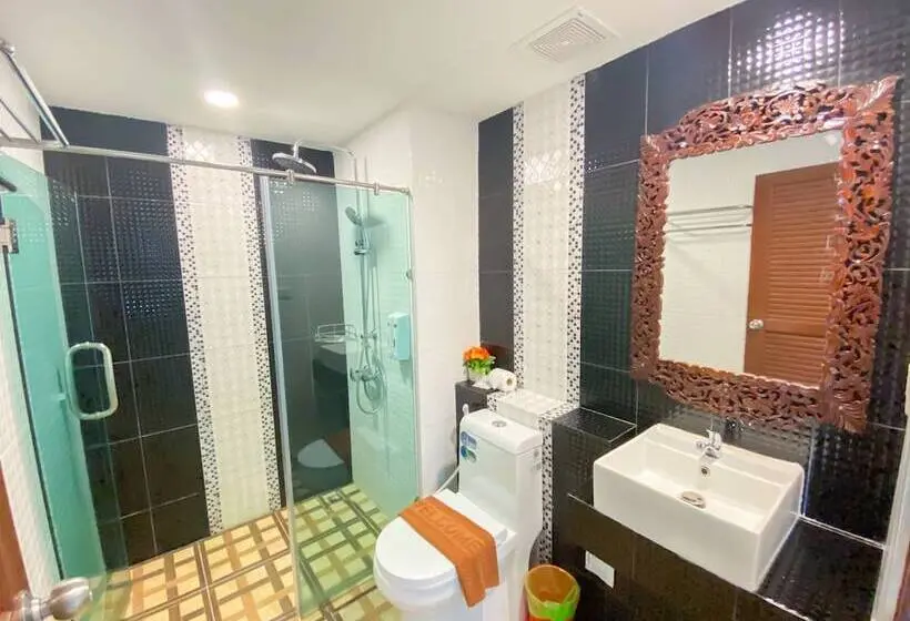 اتاق لوکس, East Inn 15 Rayong   Sha Certified