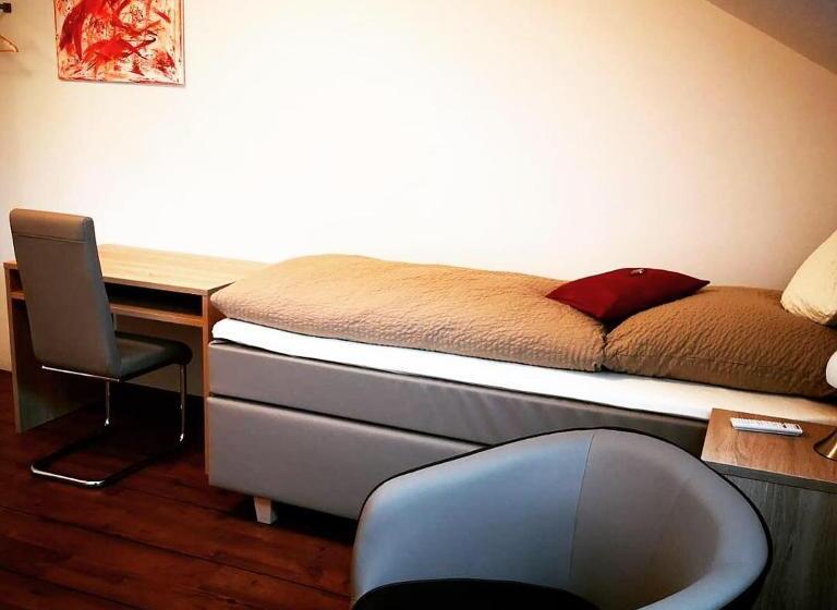 غرفة قياسية فردية, Stegmann's Hof