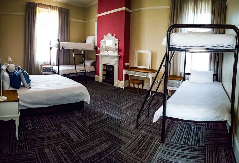 Quarto Familiar, Island Vibe Port Elizabeth   Hostel