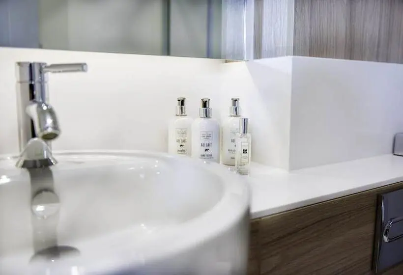 استودیوی استاندارد, Staybridge Suites Dundee, An Ihg