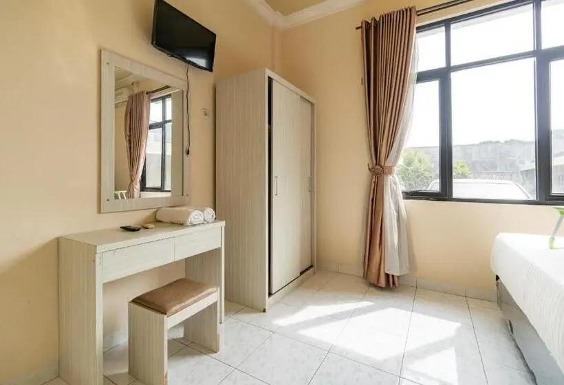 エコノミールーム, Urbanview Hotel Nugraha Palembang By Reddoorz