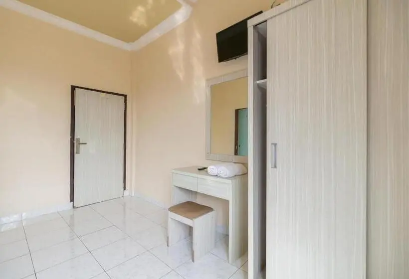 エコノミールーム, Urbanview Hotel Nugraha Palembang By Reddoorz
