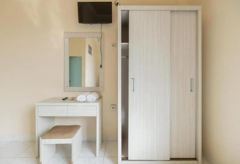 スーペリアールーム, Urbanview Hotel Nugraha Palembang By Reddoorz