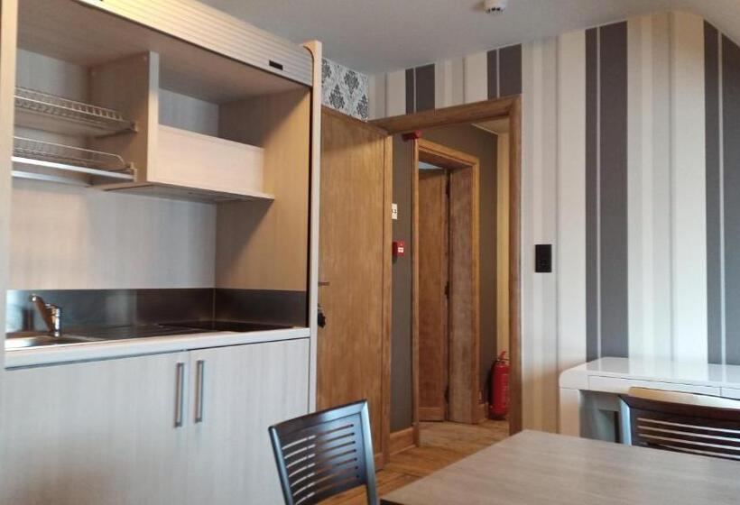 דירת חדר, Focus Boutique