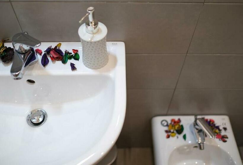 Номер Стандарт, Hoa Suites