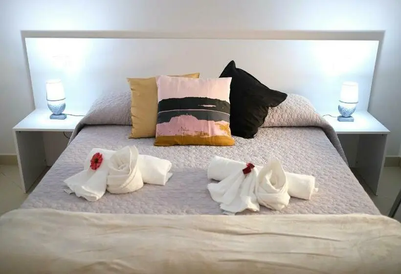 デラックスルーム, Hoa Suites