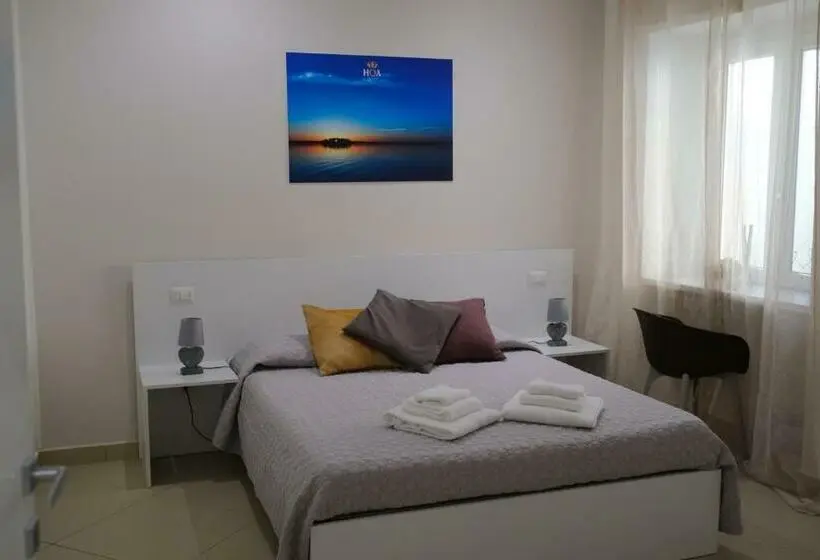 デラックスルーム, Hoa Suites