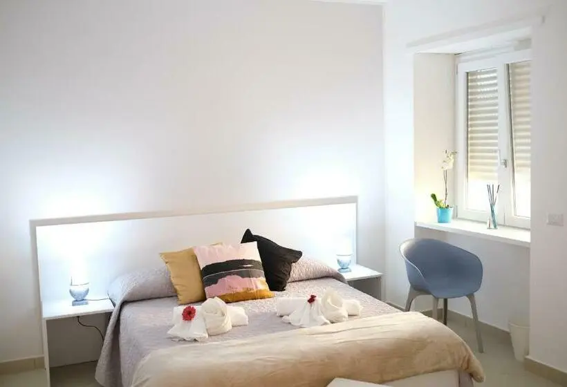 デラックスルーム, Hoa Suites