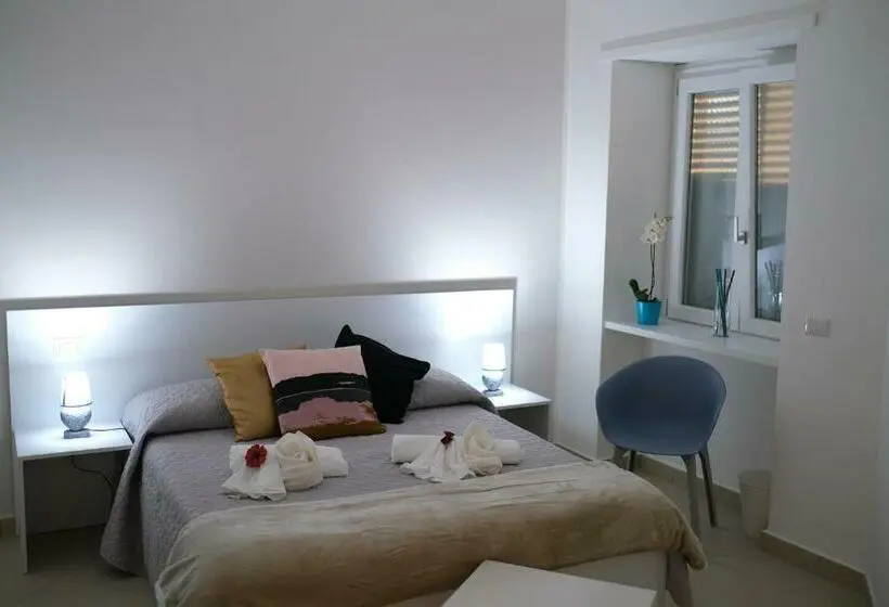 デラックスルーム, Hoa Suites