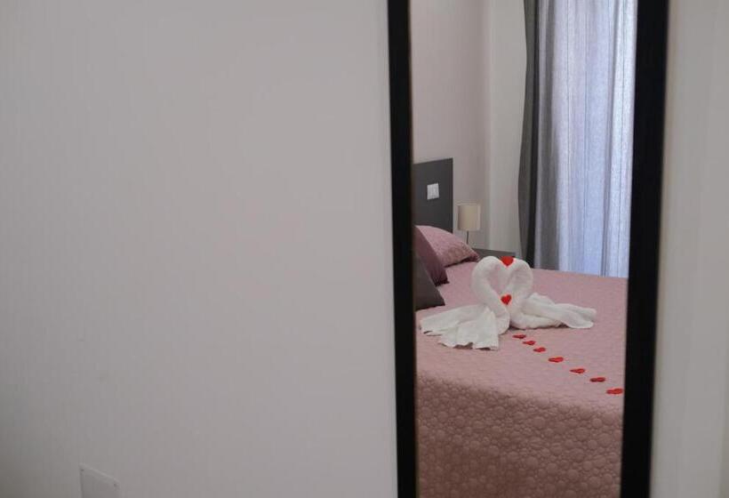Люкс, Hoa Suites