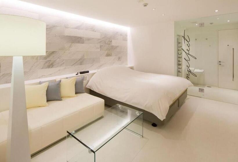 غرفة قياسية, Lyista