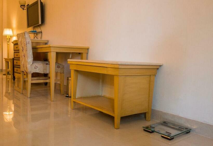 غرفة قياسية سرير كينج, Mango Valley Resort Ganpatipule