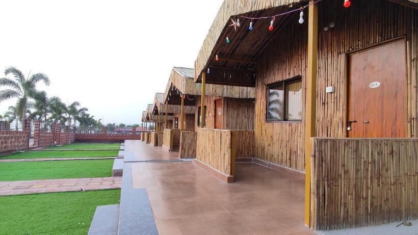 Шале Superior 1 Спальня, Mango Valley Resort Ganpatipule
