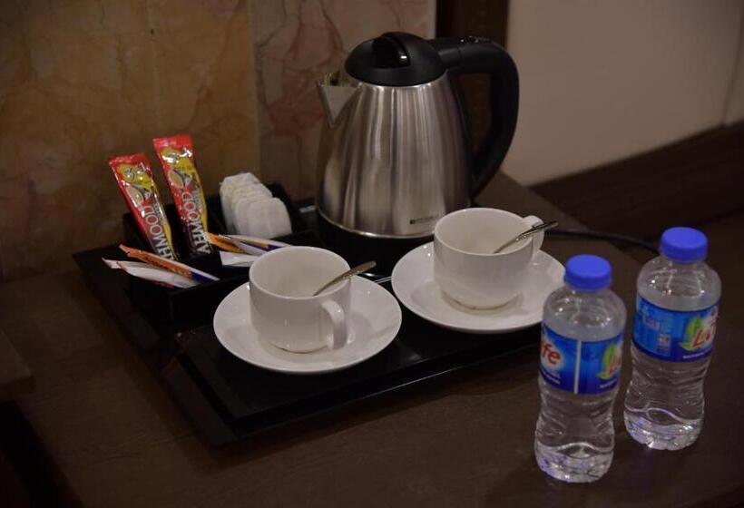 اتاق لوکس با تخت بزرگ, Prizh