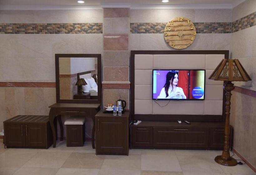 اتاق لوکس با تخت بزرگ, Prizh