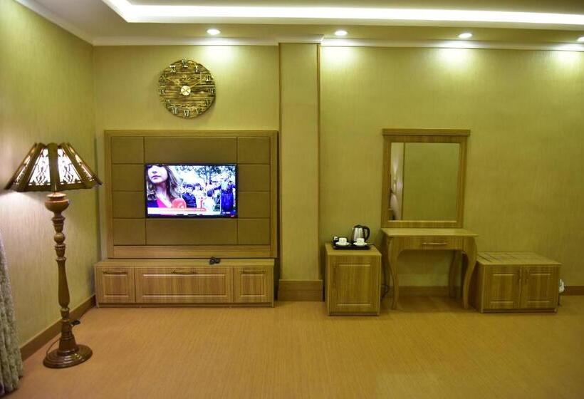 اتاق لوکس با تخت بزرگ, Prizh