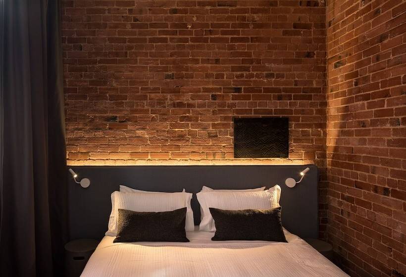 شقة غرفتين, The Chamberson