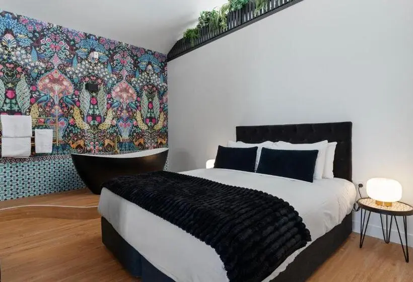 1 Bedroom Penthouse Apartment, The Chamberson