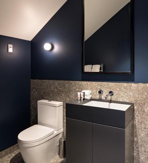 شقة غرفتين, The Chamberson