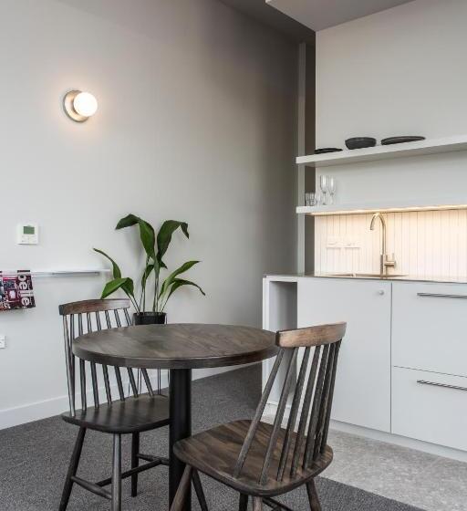 غرفة سوبيريور سرير كينج, The Chamberson