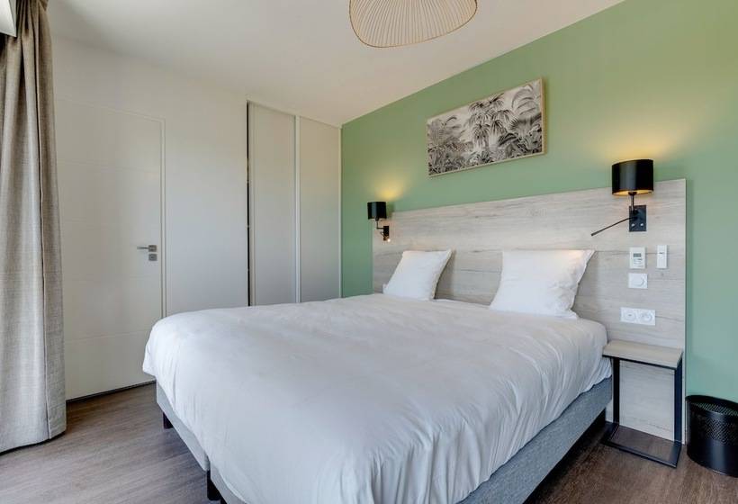 Superior studio with terrace, All Suites Appart Hôtel Massy Palaiseau