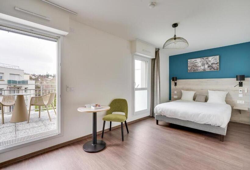 Comfort studio with terrace, All Suites Appart Hôtel Massy Palaiseau