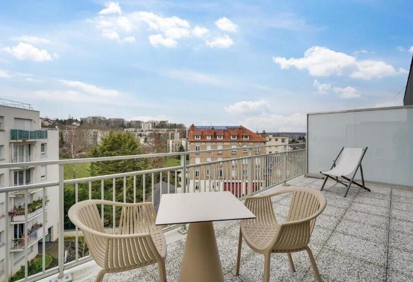Superior studio with terrace, All Suites Appart Hôtel Massy Palaiseau