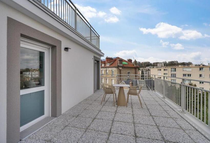 Superior studio with terrace, All Suites Appart Hôtel Massy Palaiseau