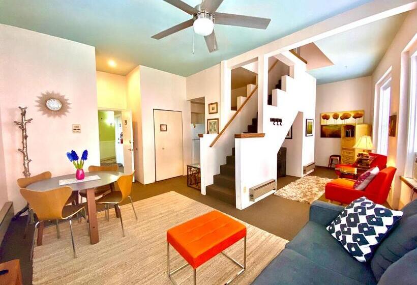 شقة غرفة واحدة, Bisbee Brownstone Suites