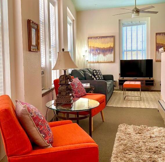 Апартаменты 1 Спальня, Bisbee Brownstone Suites