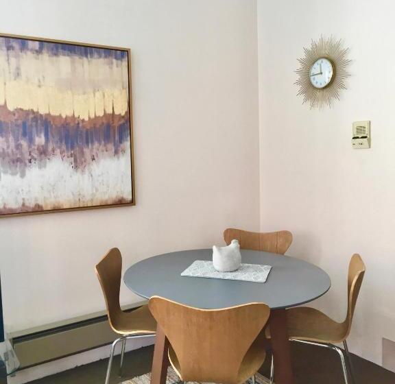 شقة غرفة واحدة, Bisbee Brownstone Suites