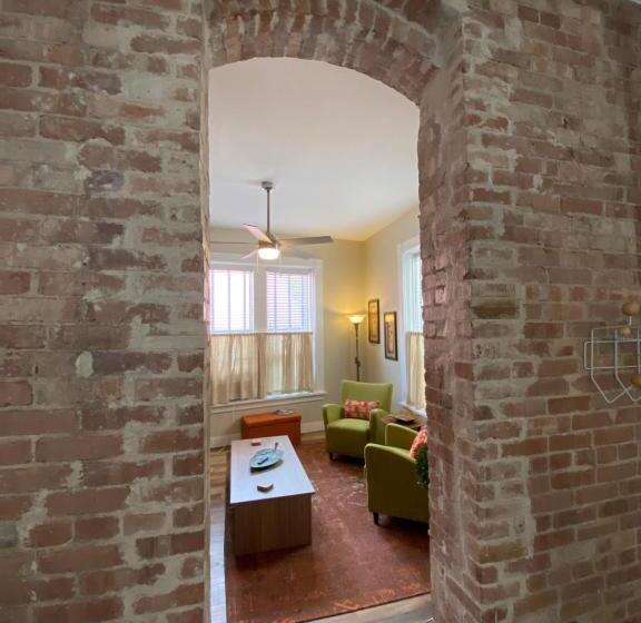 شقة ديلوكس غرفة واحدة, Bisbee Brownstone Suites