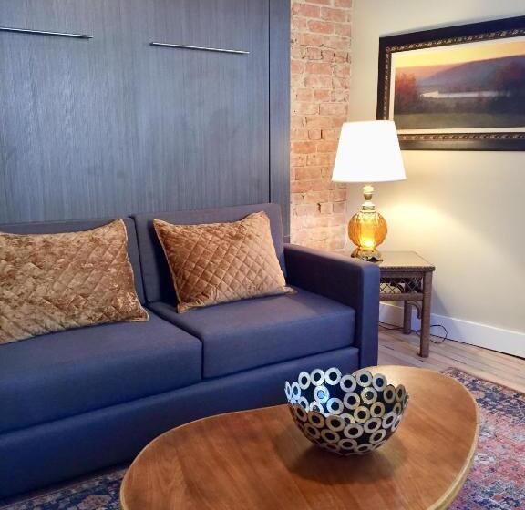 شقة سوبريور غرفة واحدة, Bisbee Brownstone Suites