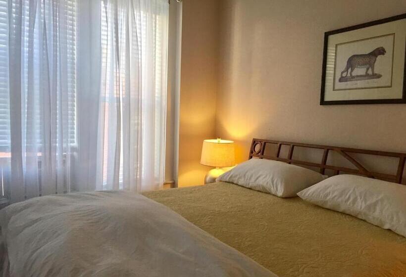 شقة غرفة واحدة, Bisbee Brownstone Suites