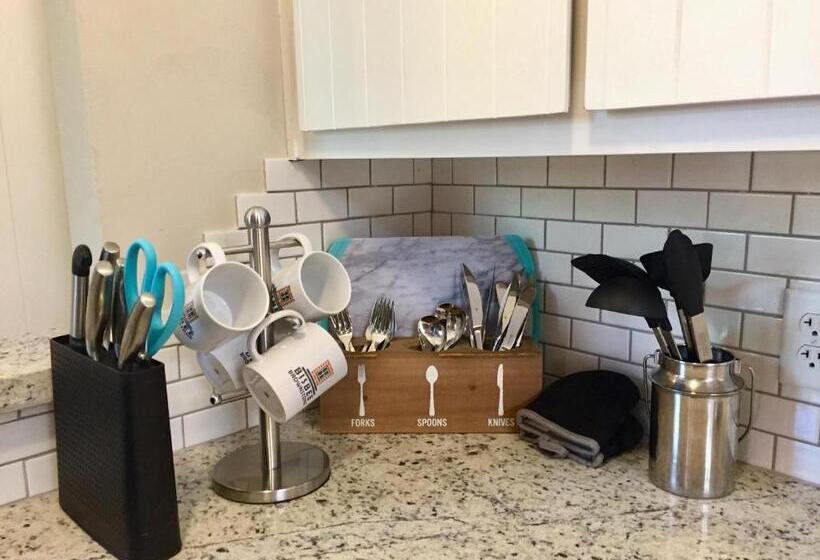 شقة ديلوكس غرفة واحدة, Bisbee Brownstone Suites