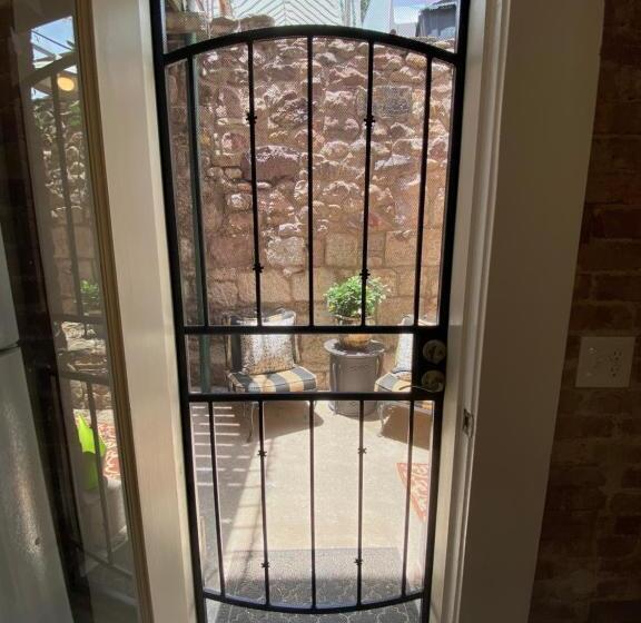 شقة ديلوكس غرفة واحدة, Bisbee Brownstone Suites