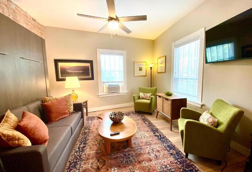 شقة سوبريور غرفة واحدة, Bisbee Brownstone Suites